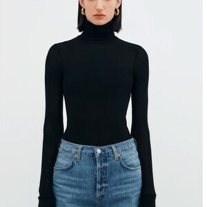 Eloise turtleneck